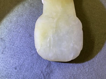 Un sceptre 'ruyi' en pierre dure incrust&eacute;e, Chine, 19&egrave;me/20&egrave;me